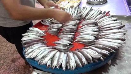 Tezgahta en ucuz balık sardalye
