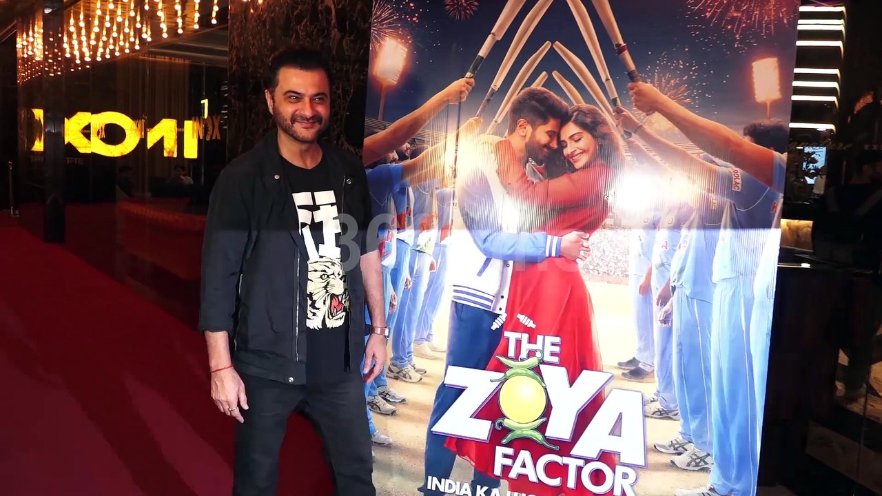 Bollywood Celebs and Cricketers Attend Special Screening of Movie The Zoya Factor