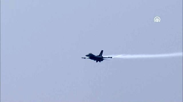 SOLOTÜRK, TEKNOFEST'te gösteri uçuşu yaptı (2)