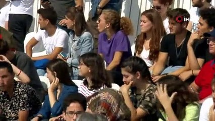 SoloTürk TEKNOFESTte gösteri uçuşu gerçekleştirdi