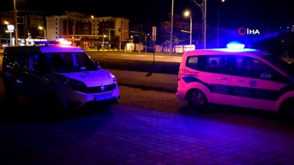 Malatya'da otomobil park halindeki araçların üzerine uçtu: 1 yaralı