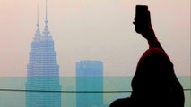 Haze blankets Kuala Lumpur, Singapore as fires rage in Indonesia