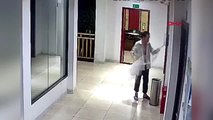 Tuvalet kağıdı hırsızlarını güvenlik kamerası yakaladı