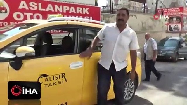 Taksisinde unutulan 87 bin lirayı sahibine teslim etti