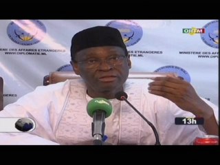 Download Video: ORTM/Sommet extraordinaire de la CEDEAO - les diplomates accrédités au Mali prennent connaissance des décisions prises lors du sommet de la CEDEAO par le ministre des affaires étrangères du Mali