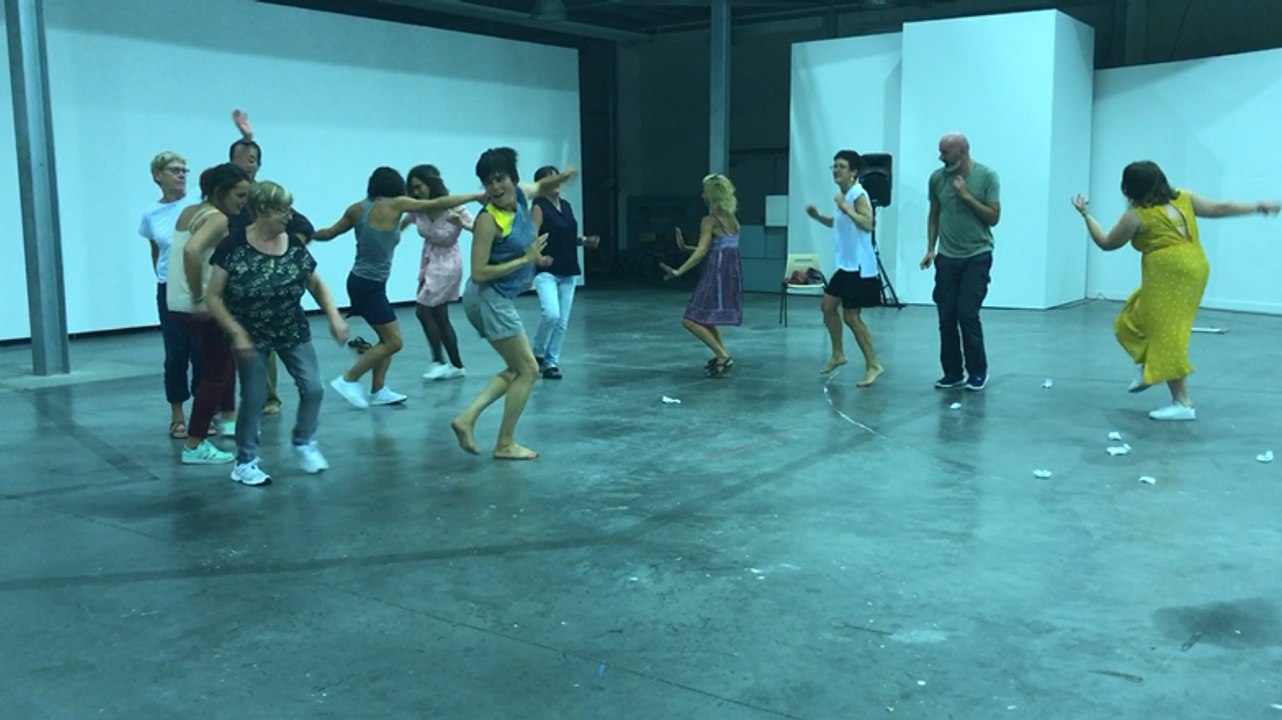 Festival Chainon Manquant : la Cie La Fabrique Fastidieuse invite le public à danser