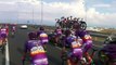 Un coureur fait sa demande en mariage pendant une étape (Tour d'Espagne)