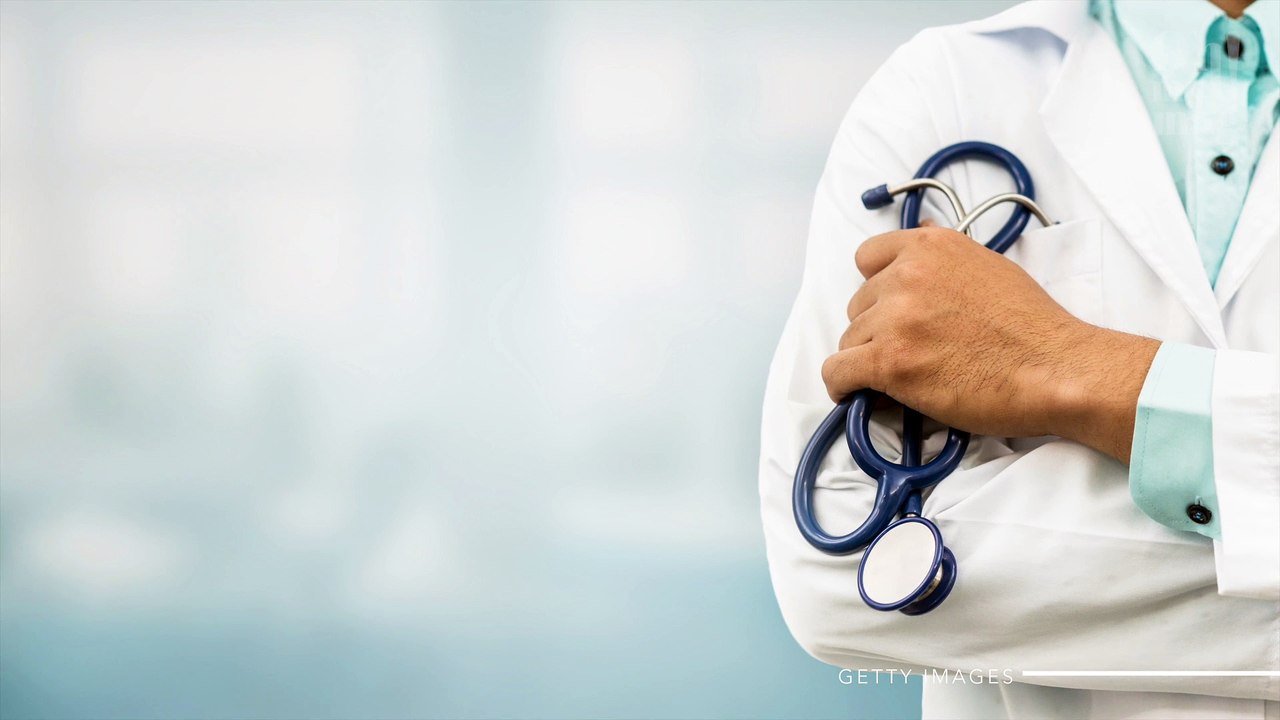El doctor de México que todos los pacientes quieren que les visite por su efecto curativo