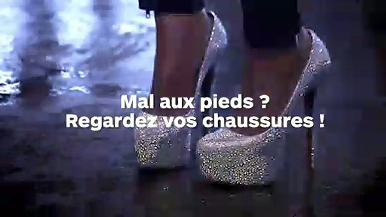 Elle a eu mal aux pieds toute la soirée… et elle comprend enfin qu’elle avait enfilé ses chaussures dans les mauvais pieds !