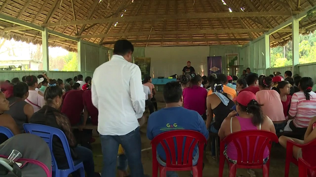 Índios tacanas encurralados