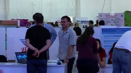 TEKNOFEST'te öğrenciler AFAD çadırında yarışıyor