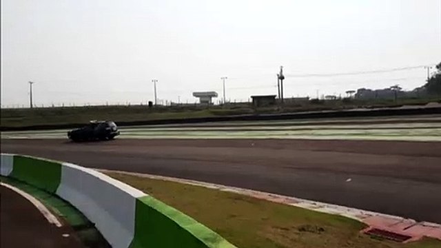 Alunos do Curso de Policiamento de Fronteira passam por treinamento no autódromo
