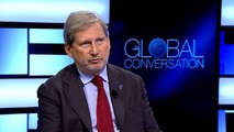 Exkluzív interjúnk az EU veterán biztosával, Johannes Hahn-nal