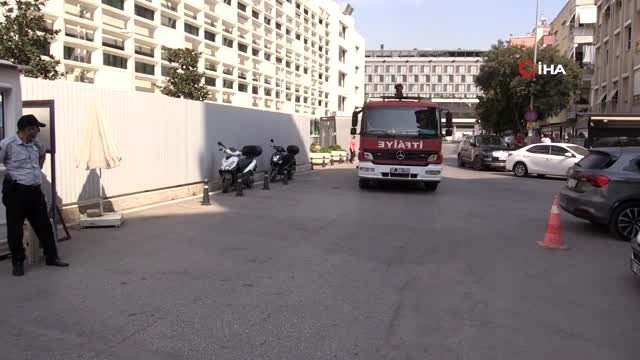 Zabıta aracındaki yavru kedi için itfaiye ekipleri seferber oldu