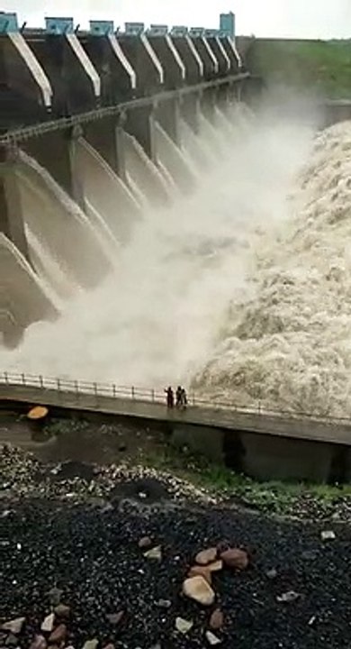 Rain with the damn. It is incredible engineering and support life