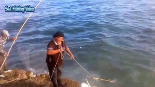 Amazing Big Cast Net Fishing - Traditional Net Catch Fishing in The River
