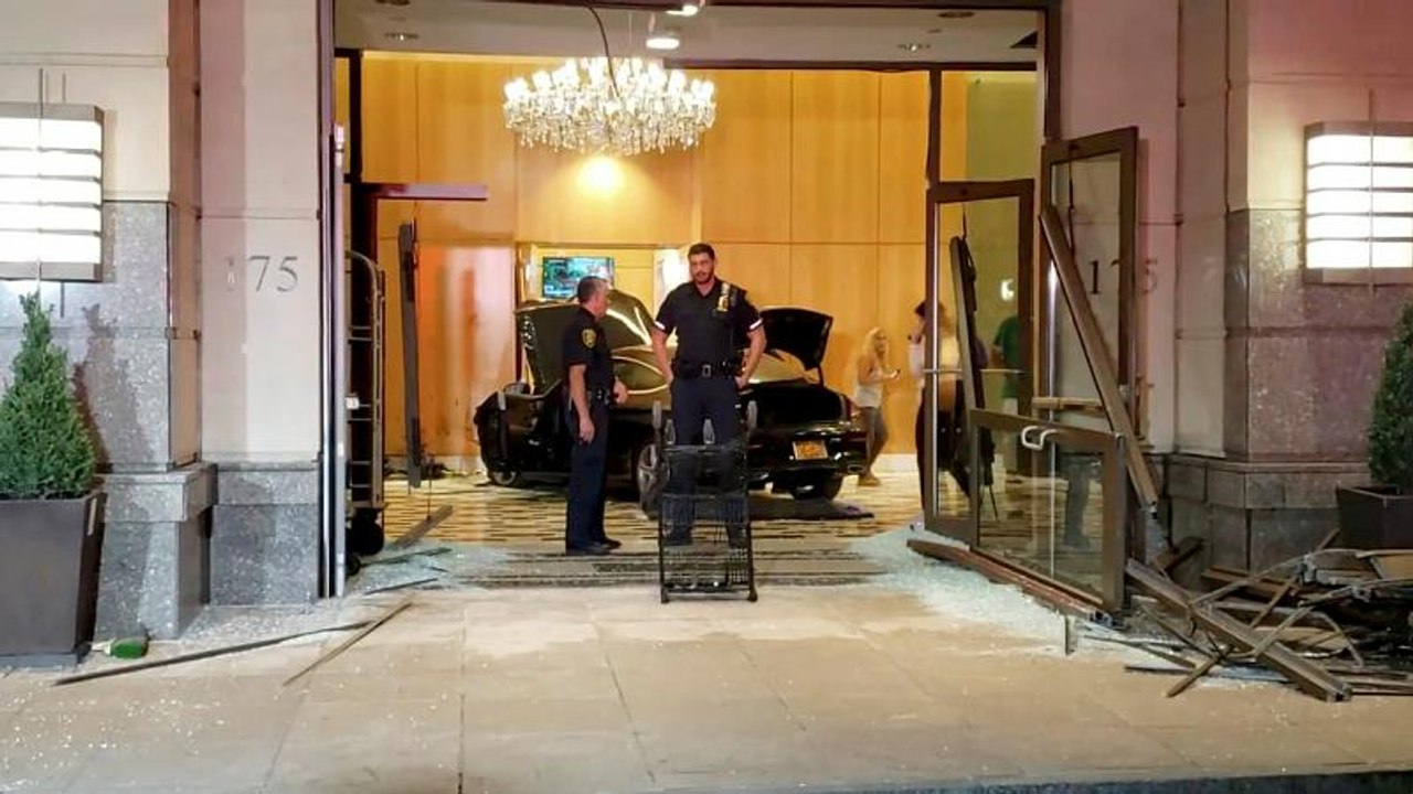 Auto rast ins Trump Plaza in New York: 3 Verletzte