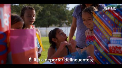 De la productora ejecutiva Selena Gomez - Indocumentados