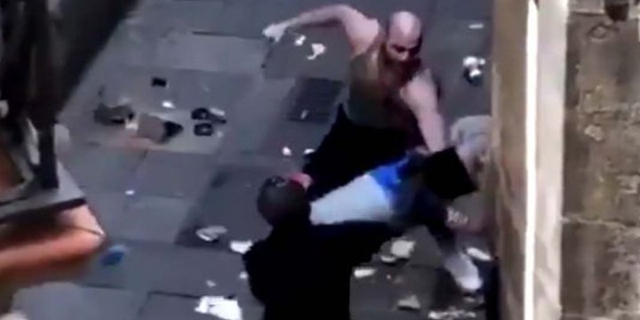'Barcelona Ciudad sin Ley': brutal paliza a un ladrón que intentó robar a un repartidor de butano