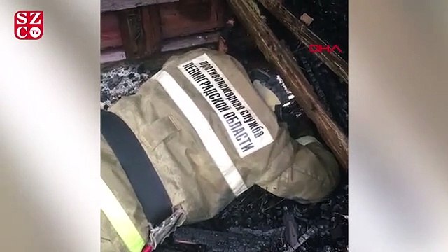 Yanmış evin molozlarının altındaki yavru kedi böyle kurtarıldı