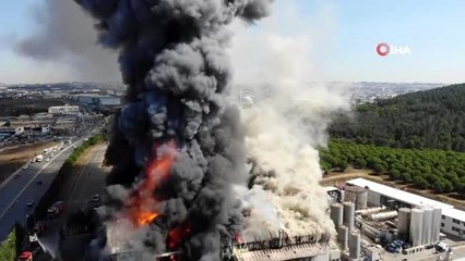 Tuzla'da polyester fabrikasındaki yangın havadan görüntülendi