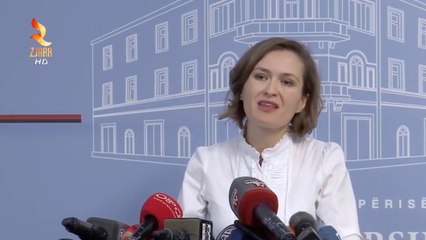 QEVERIA PRANON ULJEN E NUMRIT TË NXËNËSVE, POR SHIFRËS 100 MIJË I HEQ NJË ZERO