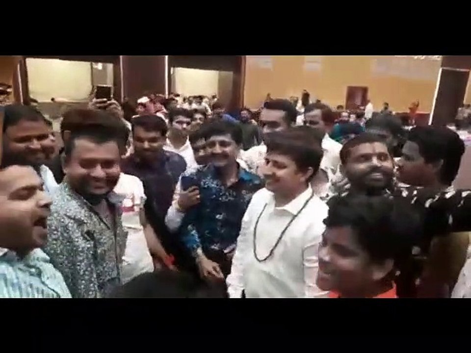 Akash Vijayvargiya's 'Khalnayak' dance video goes viral