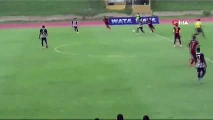 - Futbol maçı sırasında oyunculara yıldırım çarptı