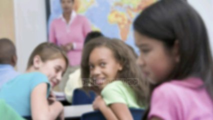 Victoria Beckham flet për bullizmin në shkollë : Edhe mua më tallnin