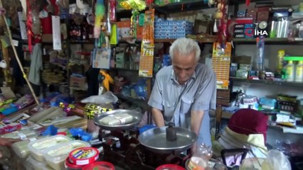 Ramazan Dede 60 Yıldır Köyün Bakkalını İşletiyor