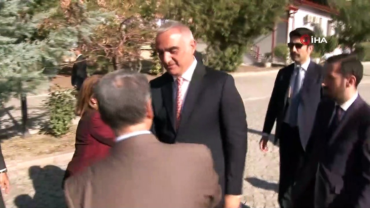 Kültür ve Turizm Bakanı Mehmet Nuri Ersoy, ‘Gezen Sinema Tırı’nı uğurladı