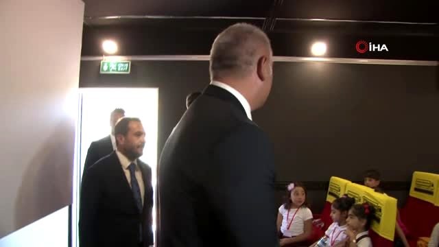 Kültür ve Turizm Bakanı Mehmet Nuri Ersoy, 'Gezen Sinema Tırı'nı uğurladı