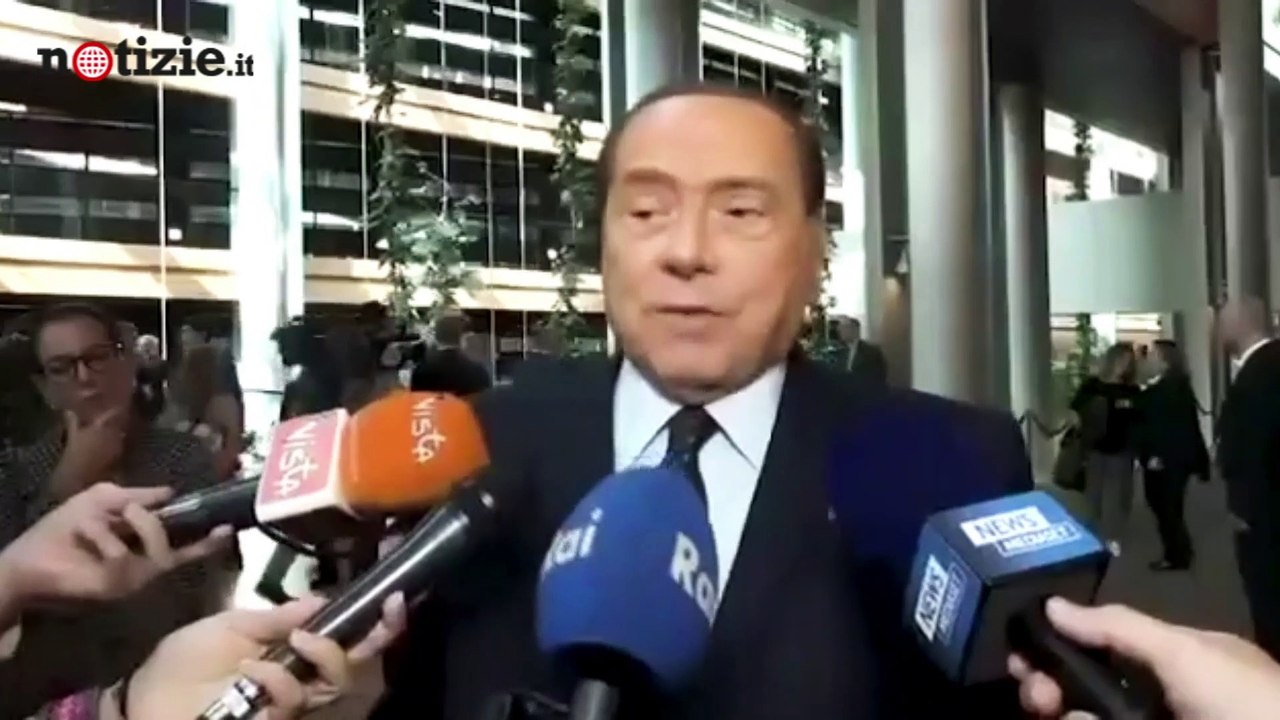 Berlusconi taglia netto: "Non siamo alleati della Lega. Abbiamo la schiena dritta" | Notizie.it