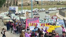 Huelgas y escuelas cerradas, el sur petrolero argentino estrangulado por crisis