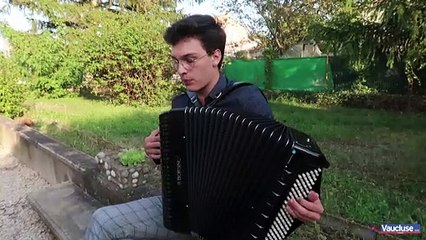 Pierre Blanes, 16 ans, va tenter ce vendredi soir, de séduire les coachs de The Voice Kids