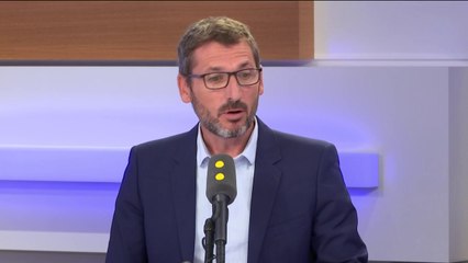 "Si on veut relancer la taxe carbone telle qu'elle était prévue, ce n'est pas la bonne façon de faire", estime Matthieu Orphelin.