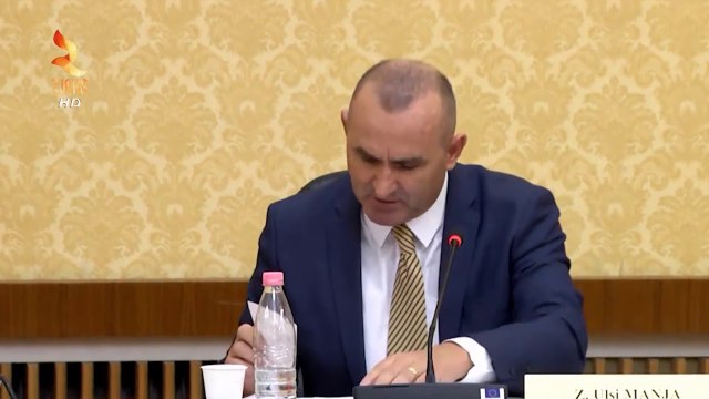 KUVENDI ‘I ZGJAT’ MANDATIN METËS, SHTYN AFATIN E KOMISIONIT HETIMOR PËR SHKARKIM