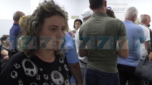 RADHE PER PASAPORTAT NE VLORE, ANKOHEN QYTETARET - News, Lajme - Kanali 7
