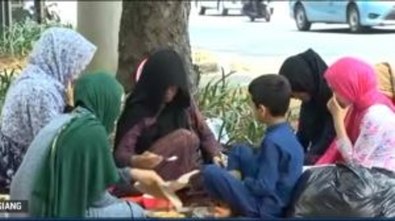 Para Pencari Suaka Kembali Tinggal di Trotoar Kebon Sirih