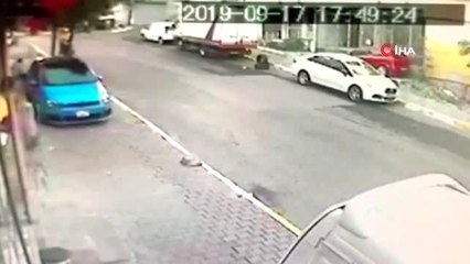 Gaziosmanpaşa'daki motorlu saldırganlar adliyeye sevk edildi...Saldırganların kaçma anı kamerada