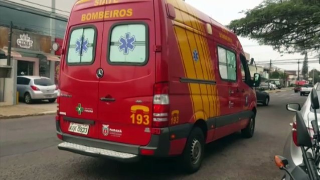 Menino de 10 anos é socorrido após após cair de brinquedo, dentro de clube