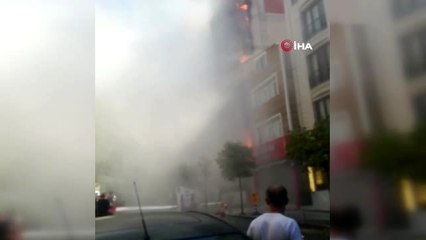 Kağıthane'de 6 katlı bina alev alev yandı