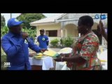 RTG/Remise des attributs au chef de quartier de la commune de Koula-Moutou à la mairie du 2ème arrondissement