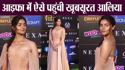 Alia Bhatt wins hearts in off-shoulder champagne coloured dress at IIFA ; Watch video | FilmiBeat