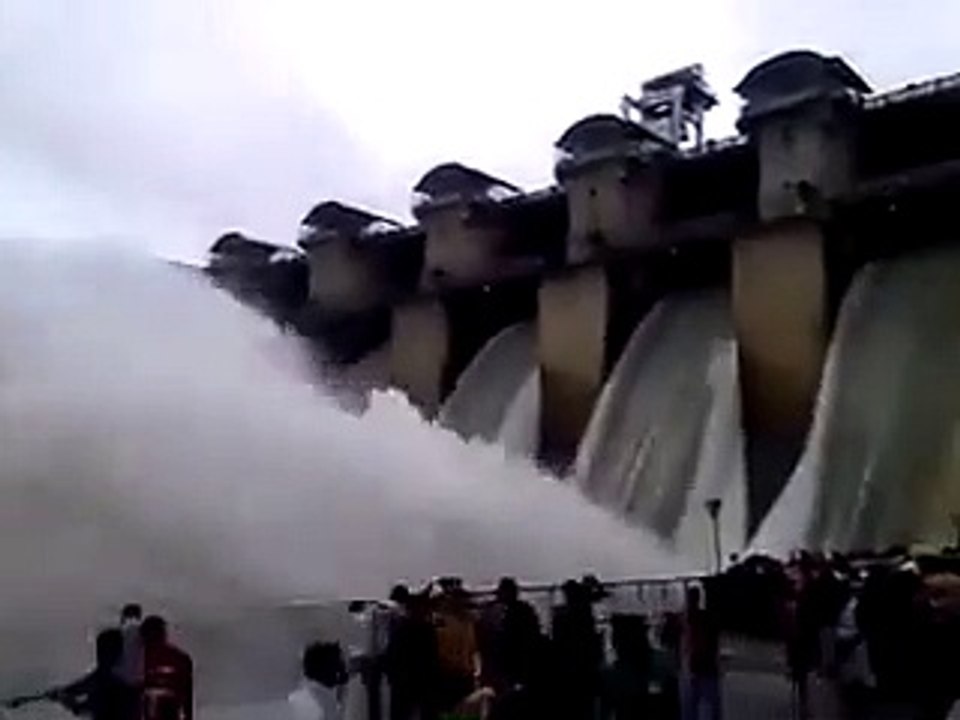 Bhopal Kolar dam all gets are opened.