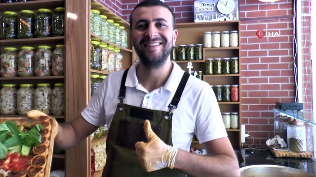 Atanamayan öğretmen, 'Suşi Köfte' ile hayata tutundu