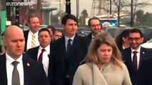Mit Turban und braunem Gesicht: Kanadas Trudeau entschuldigt sich öffentlich