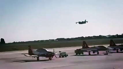 Tarım Bakanı'nın 'hurda', 'uçmaz dediği THK uçağı Teknofest'te gösteri uçuşu yaptı