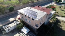 Kocaeli evinin çatısına kurduğu güneş panelleriyle elektrik üretip, satıyor