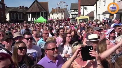 Des mangeurs d'oignons crus se réunissent chaque année pour sacrer le plus rapide d'entre eux !